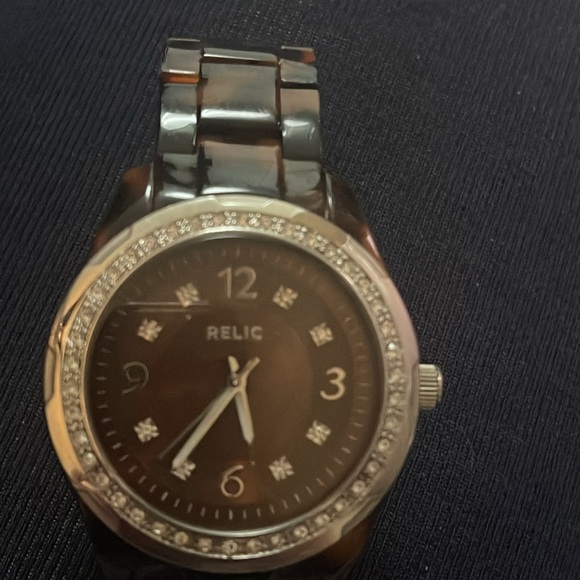 Women's Relic watch. Brown tortoise shell hard plastic band - Picture 3 of 4